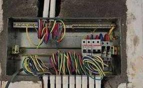 橫平豎直的水電布線 美觀的陷阱？老師傅一語道破背后隱患